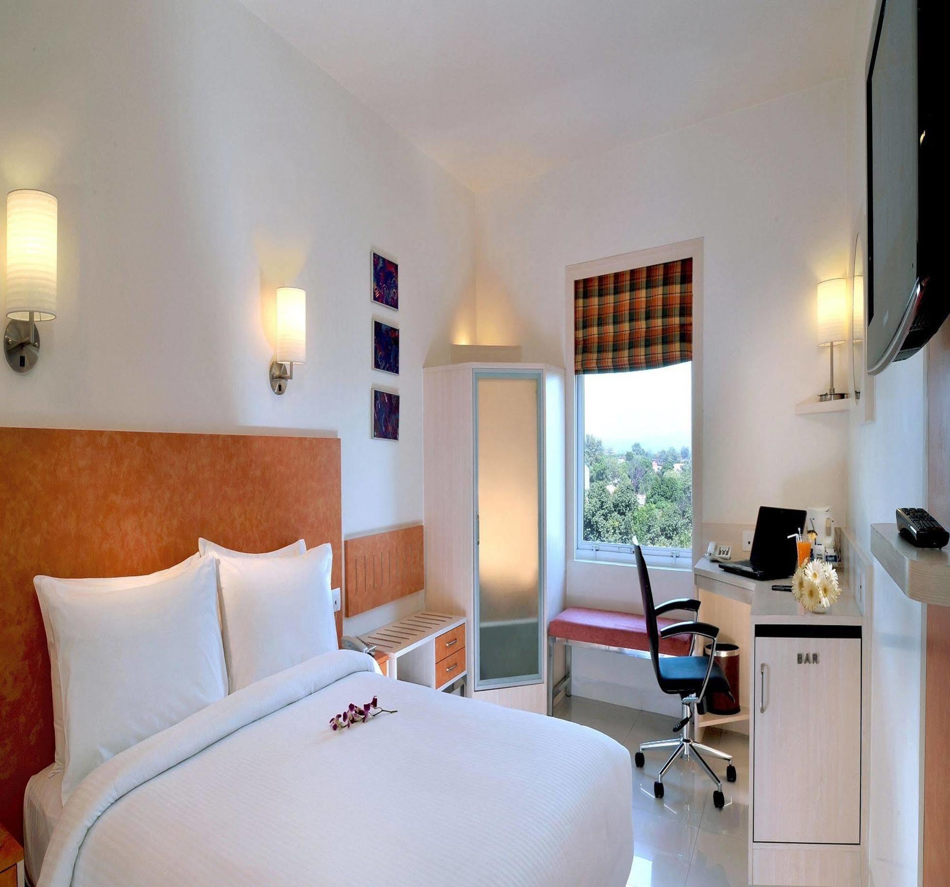 Hotel Hometel 4*