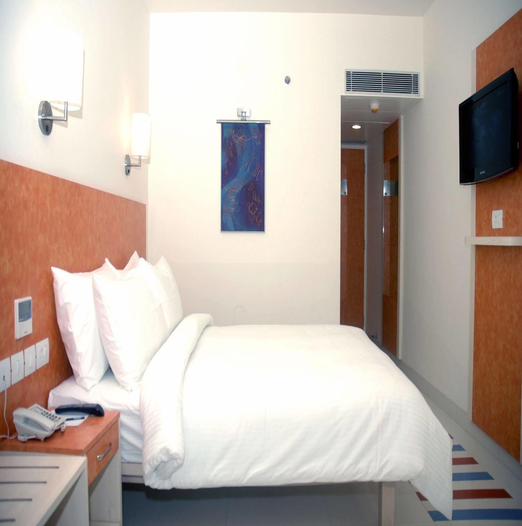 Hometel 4*